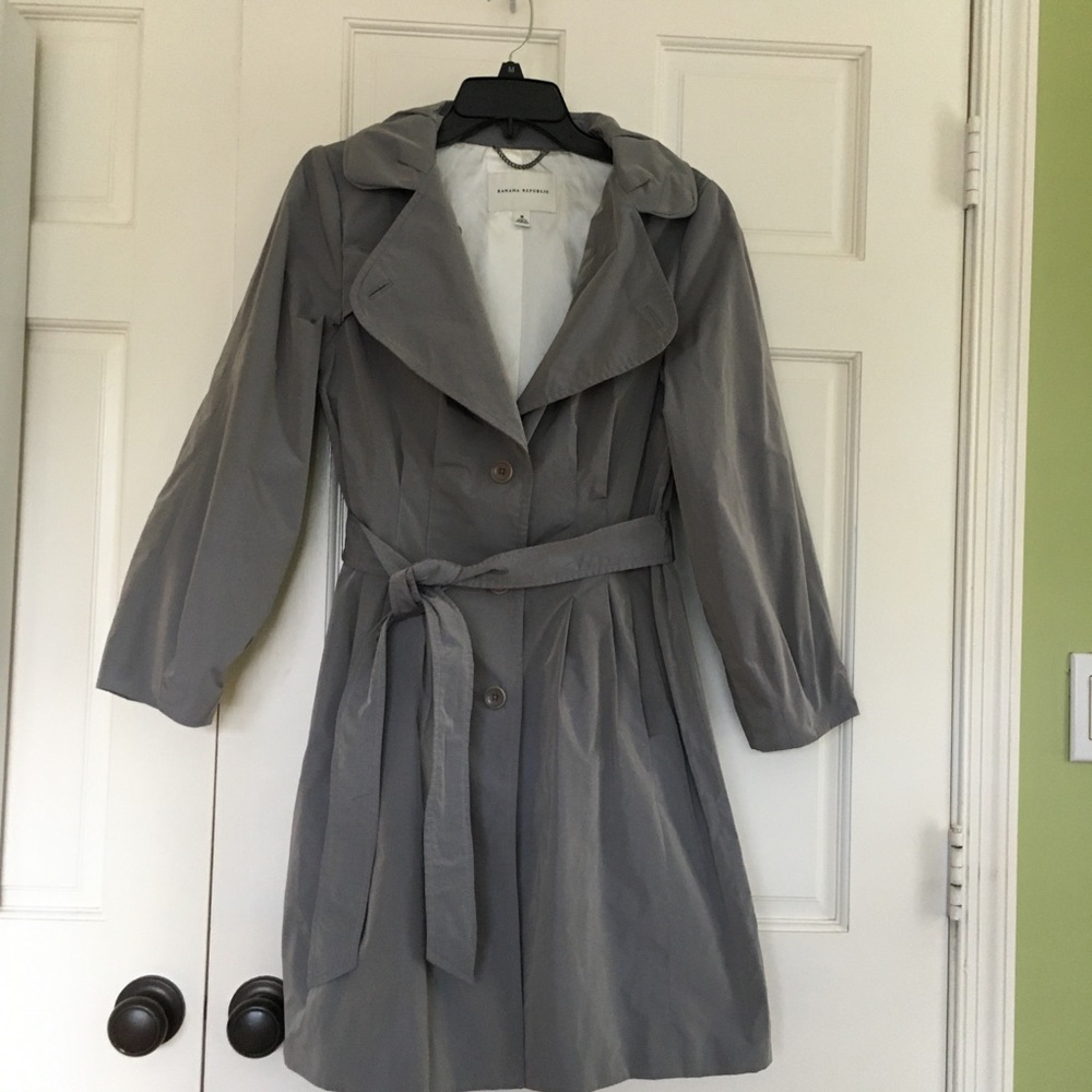 Banana Republic Raincoat Size Medium